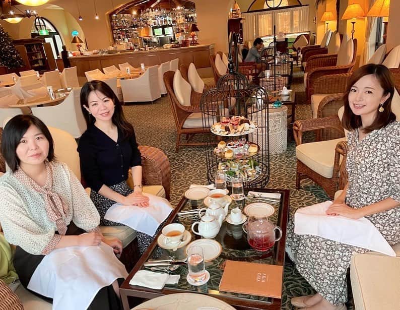 伊波紗友里のインスタグラム：「【ヌン活@アリビラ】  元同僚たちと 読谷村のアリビラに行ってきました  業界は違えど それぞれの場所で輝く 友人たちの話は 嬉しくもあり、刺激になりました🙌  #ヌン活は新語流行語大賞にノミネートされたらしい #アリビラ #読谷」