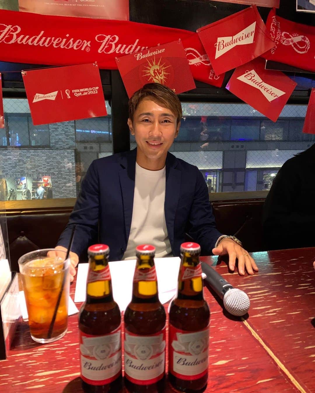 倉田秋のインスタグラム：「w杯モロッコvsポルトガルの試合をHUBでイベントやらせてもらいました！ 来てくださった皆さんありがとうございました😊 #ガンバ大阪 #hub #バドワイザー #w杯」