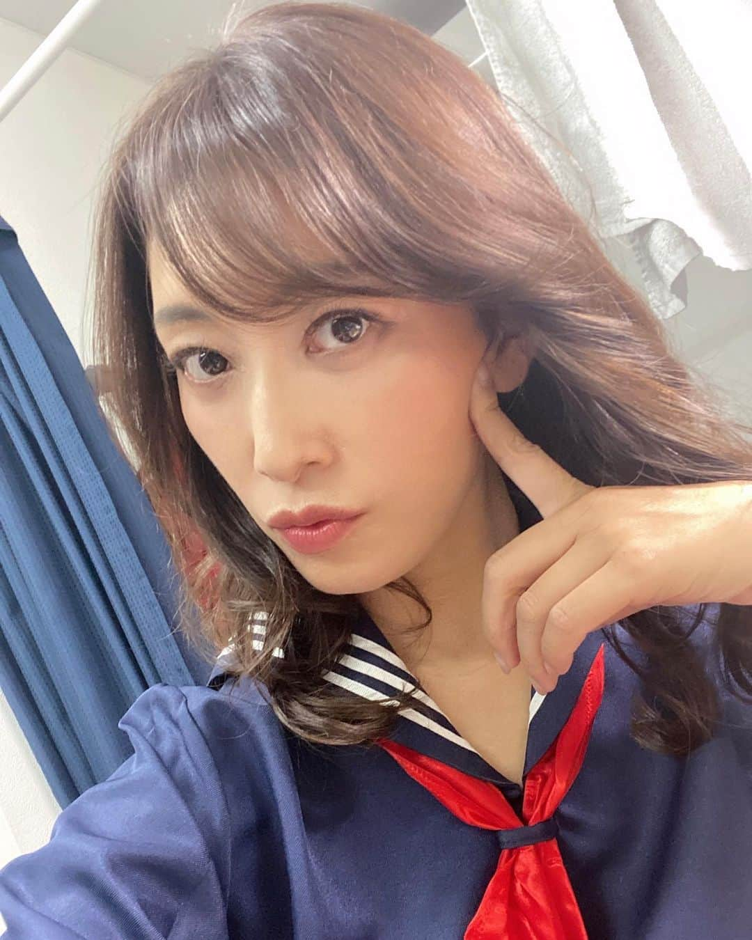 小早川怜子さんのインスタグラム写真 - (小早川怜子Instagram)「ぶりっこ❤️  下は超長いスカート😆 と、いえば？🤭  #AV撮影 #小早川怜子  #頬にしたつもりが #たるみ引き上げ中🫢🤭」12月13日 22時11分 - reiko.kobayakawa