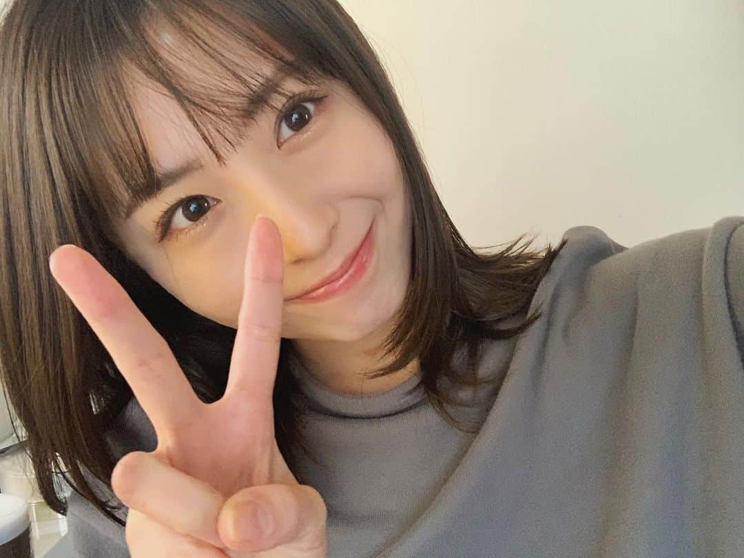 川上ジュリアさんのインスタグラム写真 - (川上ジュリアInstagram)「＼29歳になりました／ 今日はお誕生日休暇でお休みだったんだけど、 載せる写真がなかったのでお化粧してパシャパシャしました😃🤳 いつもありがとう🫶」12月13日 17時29分 - juria_kawakami