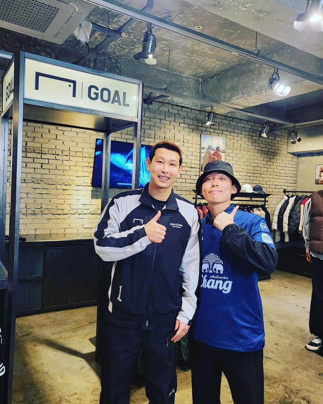 キム・ミンヒョクさんのインスタグラム写真 - (キム・ミンヒョクInstagram)「@goalstudio_korea @goalstudio_flagship @goalstudio_official #골스튜디오가로수길플래그십스토어#2년동안협찬해주셔서감사합니다!!!^^😍👍⚽️굿굿굿!^_^」12月13日 17時57分 - k_min_hyeok