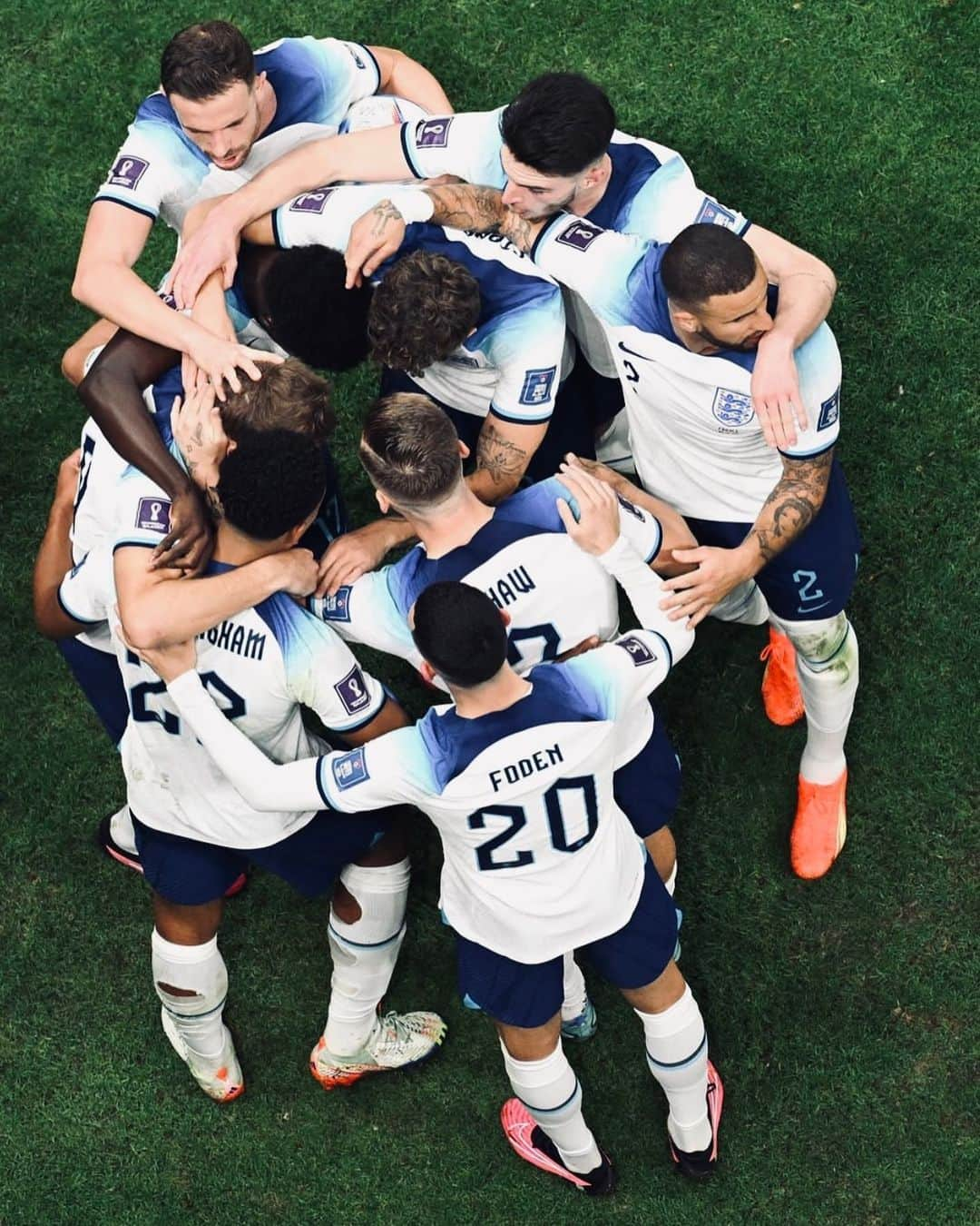 ルーク・ショーのインスタグラム：「Gutted that it’s all over not only because we couldn’t make it till the end but because I love being apart of this team, with every individual person that makes it possible for us boys to go out there and do what we love is so important and I’m so grateful that we’re more than just a team we’re a family! I have no doubt in my mind that we’re heading in the right direction to achieve our dream and yours ❤️‍🩹  To the fans that both traveled and watch from home you are the people we do it for you make everything worth it the highs and the lows and everything in between! That’s why we will to continue to push together! ❤️ @england」