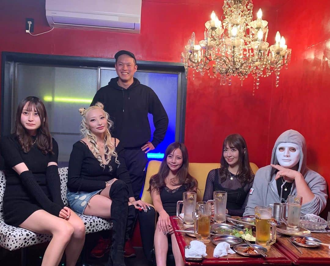 奥村美香のインスタグラム：「映画撮影頑張ってます🥺 ラファエルさん、加藤紗里さん、ジュリアちゃん、百野綾華ちゃん、藤本　裕さんに、友情出演してもらいました🙇‍♀️♡  皆様ありがとうございます😭✨ また詳しく詳細伝えられたらとおもいます🙇‍♀️ 楽しかったです🥺 #ラファエル #加藤紗里 #映画」