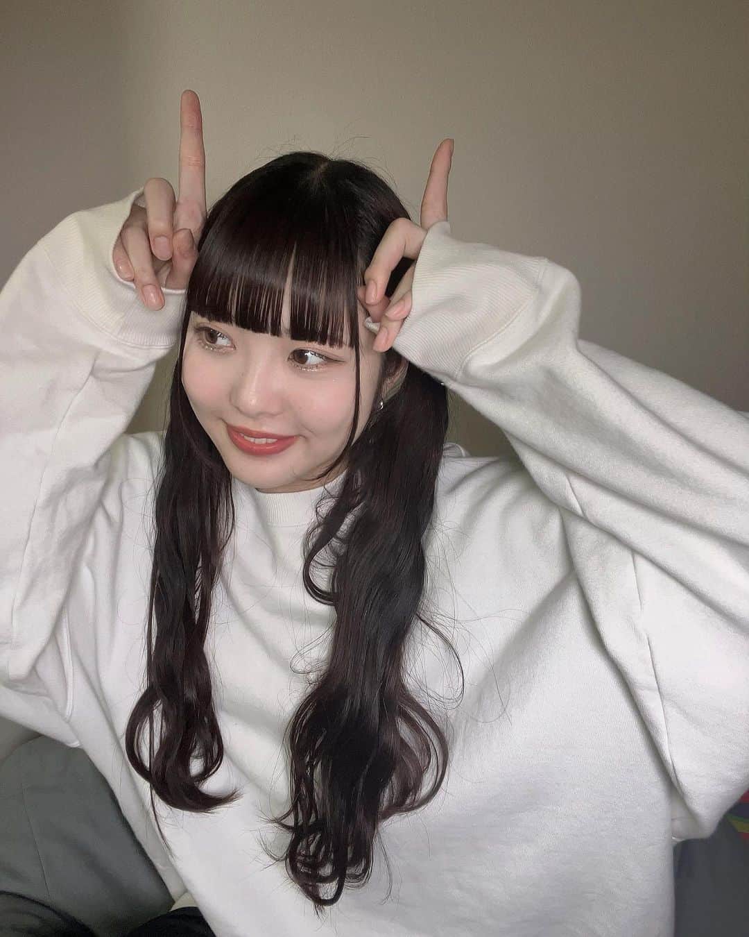 のインスタグラム：「メイク上手くいったから見て🖐🏻🐰」