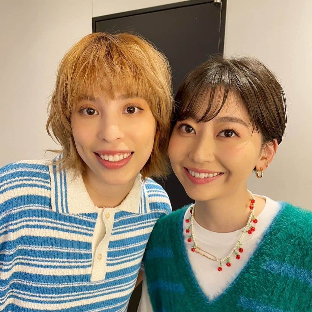 鈴木真海子（Mamiko）さんのインスタグラム写真 - (鈴木真海子（Mamiko）Instagram)「chelmicoツアー始まりました〜〜初日ありがとう！イリと対バンできて嬉しい！楽しかったよ❤️‍🔥次は札幌！！よろしくね☺️」12月13日 22時14分 - ______mmk______