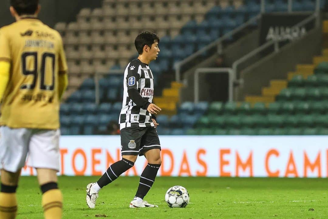 渡井理己さんのインスタグラム写真 - (渡井理己Instagram)「Step by step 👣  #mizunofootball  #boavista  #boavistafc」12月13日 22時38分 - masapoyo3568