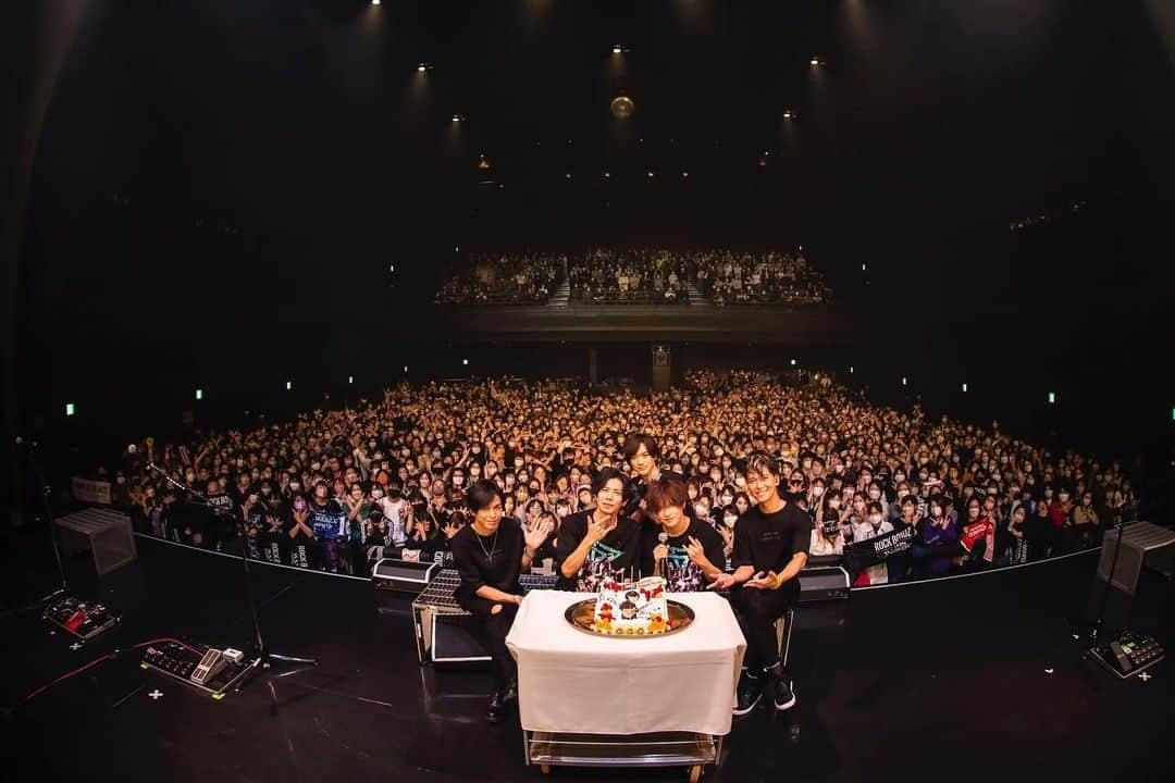 上原大史のインスタグラム：「ROCK BONDZお疲れ様でしたー！ みんなありがとうございました！ BMK！ BREAKERZめちゃかっこよかった  声枯れてしまってて本当にごめん」