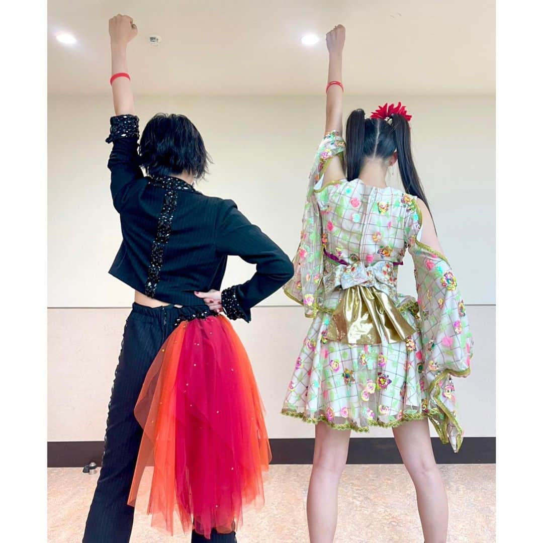 牧野真莉愛さんのインスタグラム写真 - (牧野真莉愛Instagram)「♡ ♡ これから 何が起こっても左腕のこれが 仲間の印だ  出航～～～～!!!!  ONE PIECE💎 🍖 TO BE CONTINUED ♡ ♡ 写真📸2022.12.10  #加賀楓 ちゃん❤ #モーニング娘22 #morningmusume22」12月13日 22時41分 - maria_makino.official