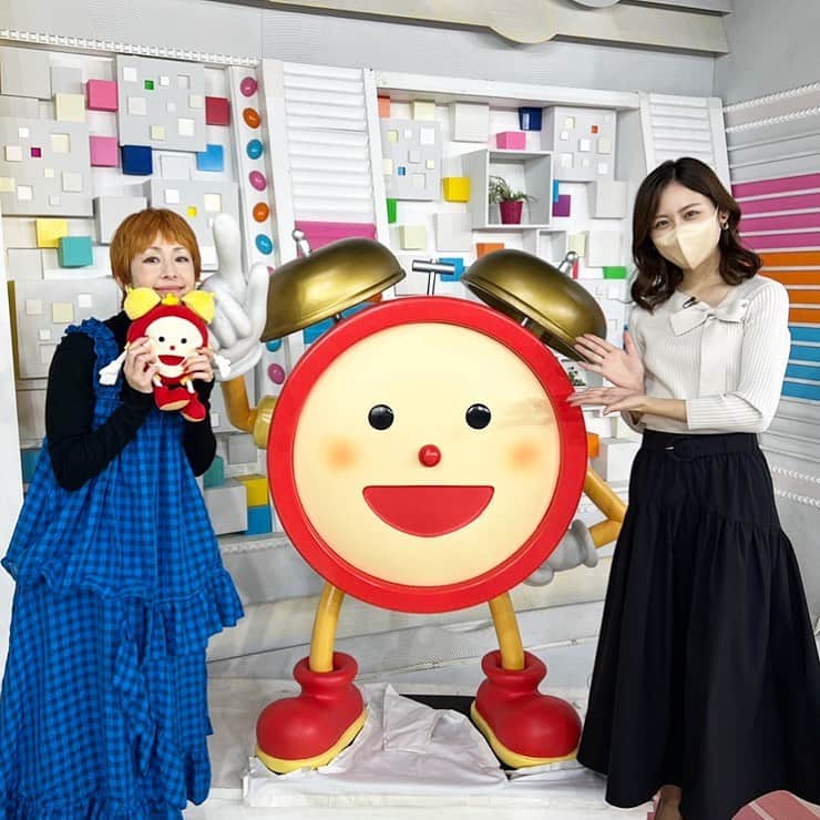 のインスタグラム：「先日、木村カエラさんに インタビューさせていただきました！  とてもお優しいだけでなく ユーモア溢れる方で、 笑いの絶えないインタビューでした😆  インタビュー後も 一緒に撮ろう！と誘ってくださり… 恐縮ながら並ばせていただきました😢✨  明日のめざましテレビで 放送されますのでぜひ📺  #めざましテレビ」
