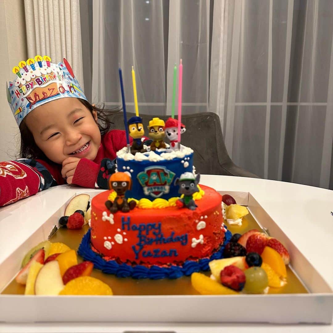 黒木啓司のインスタグラム：「BABY YUZAN #happybirthday🌈🎂」