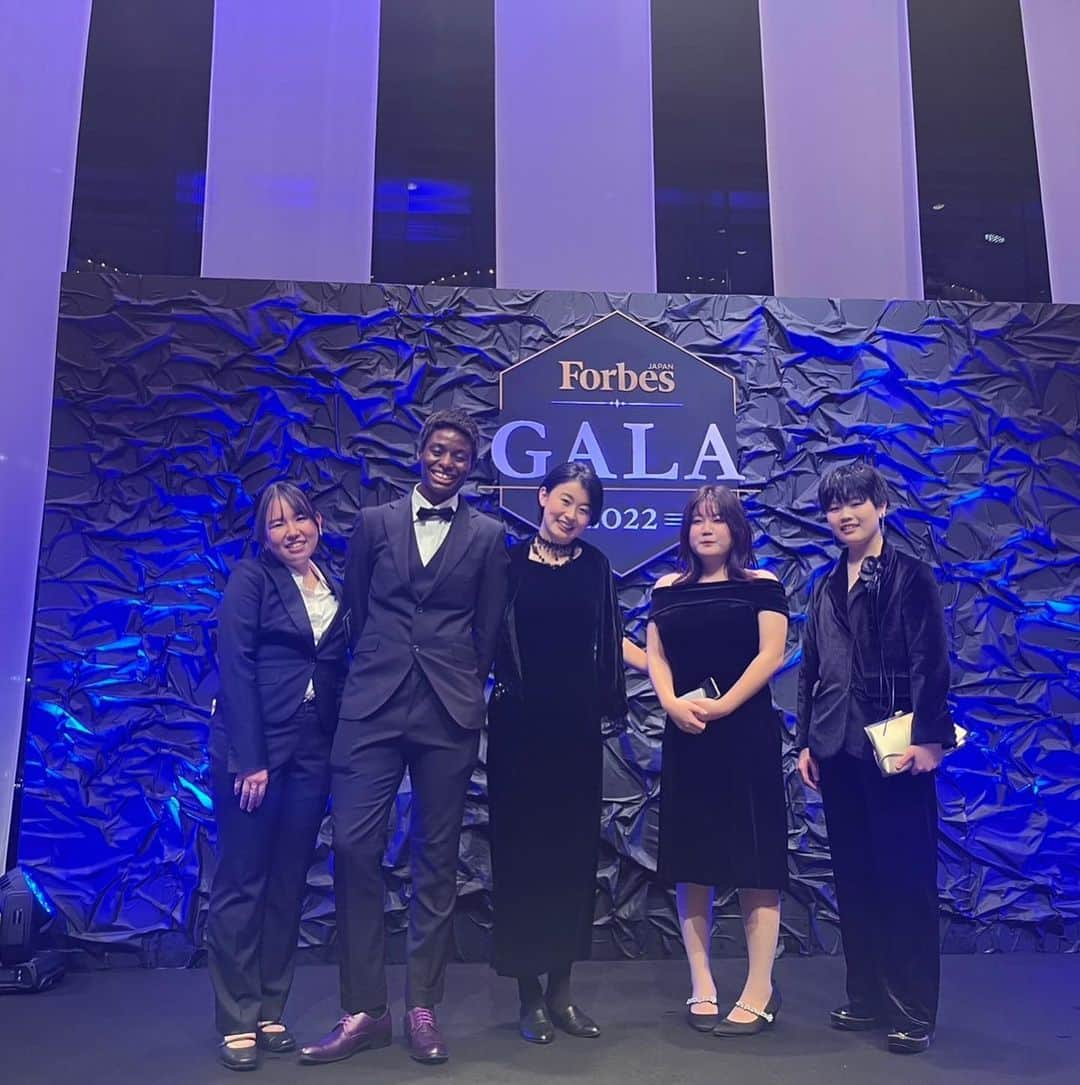 馬瓜エブリンさんのインスタグラム写真 - (馬瓜エブリンInstagram)「Forbes Japan Gala Dinner  みなさんのあまりの面白さに、話が止まらない止まらない😂  また楽しみなことが増えました笑！  校則変えて、農業体験して、ロボットで競って、記事作って、スポーツ界変えて、社会課題に挑んで、笙（しょう）で人を楽しませて、電気信号で選手の動きを助けてくれる、、  世の中なんて面白いんだ😂」12月14日 0時08分 - evelyn_mawuli