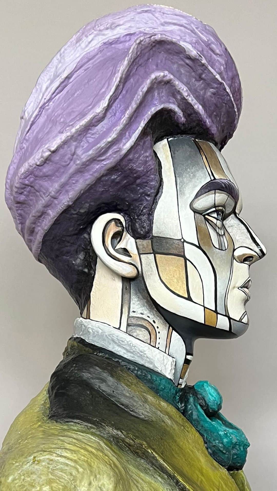デヴィッド・ギルモアのインスタグラム：「Meet Frédérique LaVender.  My plus one found this full sized, display mannequin at a consignment shop many many years ago. And over those years, I have tested dozens of body paint concepts on him…. Sometimes with body paint products, sometimes with cut out shapes and props, and towards the end I was using acrylic paint which had started to really build up. My favorite body paint projects have often started as an experiment on him. It was time for a makeover….. Frédérique got a fab flyaway lavender updo, une veste verte, and une cravate turquoise.  My amazingly talented friend @jamesenglishstudio made his pedestal wooden base to complete the look.  He’s 36” tall completed with plaster, rope, wood, leather, and acrylic paint plus endless hours of positive energy and creativity.  He is available for purchase so please contact if interested.  #davidgilmorestudio #davidgilmore #jamesenglishstudio #mannequin #plaster #mixedmedia #sculpture #bodypaint #bodyart  @hauserwirth @gucci @alessandro_michele」