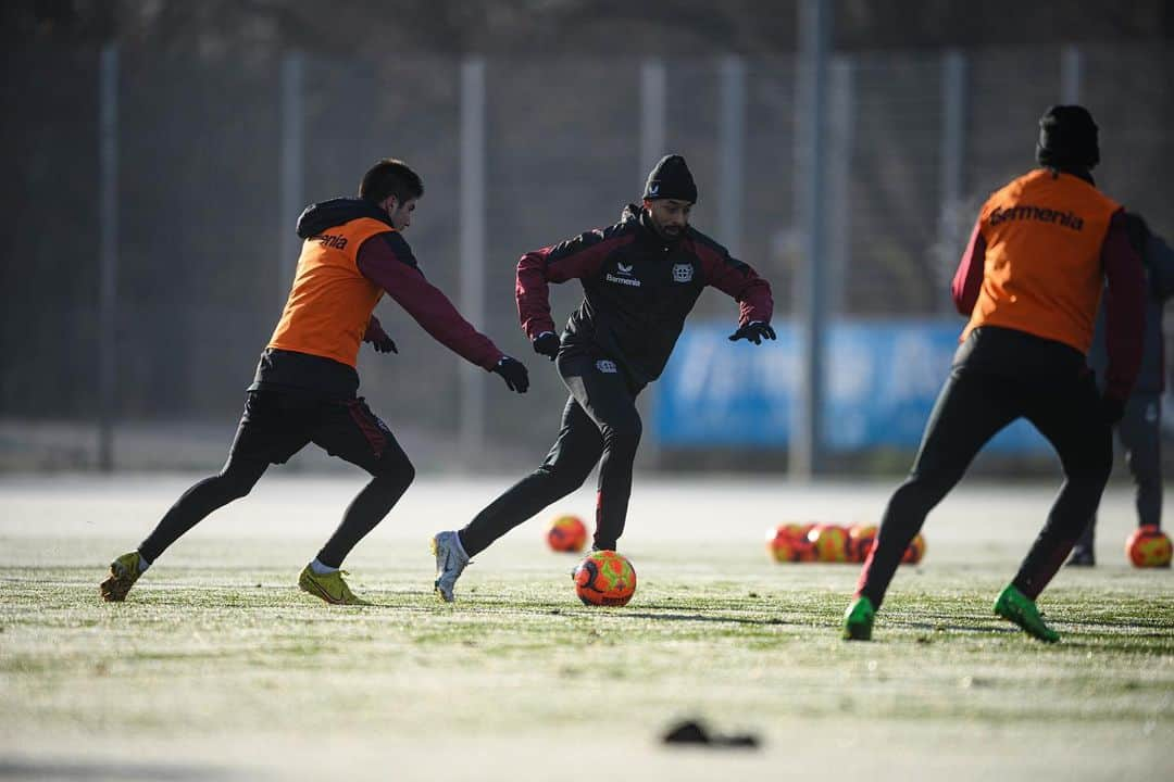 カリム・ベララビさんのインスタグラム写真 - (カリム・ベララビInstagram)「❄️⚽️💯」12月14日 3時29分 - karimbellarabi