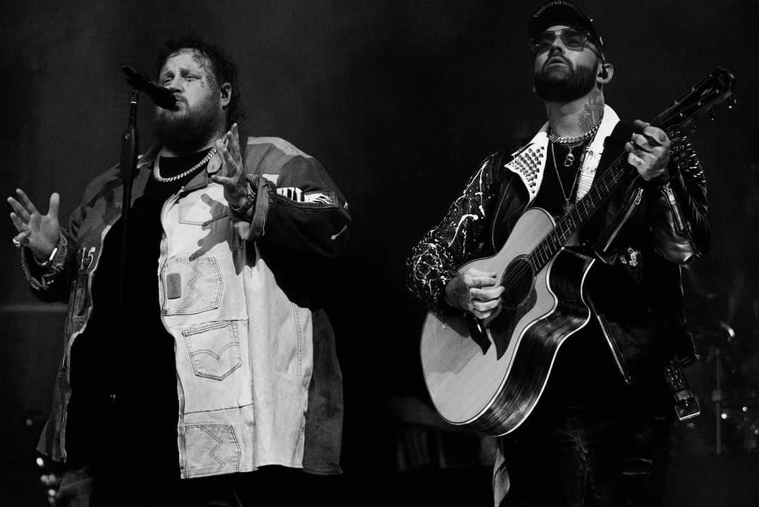 ジャック・ファウラーさんのインスタグラム写真 - (ジャック・ファウラーInstagram)「After taking the weekend to decompress about this whole tour and ending at the incredible Bridgestone Arena there’s a few things on my mind…  I wanted to say thank you to all my friends, my family and my wife for coming to support me and all the boys for this unforgettable moment. ❤️  I wanted to say thank you to all of our specials guest for coming together and making this so special, from @samhuntmusic @chrisyoungmusic and @iamstruggle and many more ❤️  I wanted to say thank you to our incredible crew for those of you I know and for the ones I don’t know, you busted you ass for pulling this show off. 💪🏻  Thank you to my band of misfits, degenerates and best friends Alex, Casey, Cody, Roosevelt, Chill y’all held it the fuck down and always do! 🥳  And…. The man of the hour @jellyroll615 thanks for trusting me and the @36hourband for always having your back! It was a hell of a tour and I’m so fuckin proud of where your at and it’s only the beginning. See you next year bubba, it’s time we start taking back! 🥃 @stvthrasher @chum_photos 📸」12月14日 4時02分 - jacksws