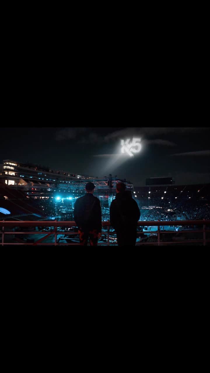 カスケイドのインスタグラム：「The last couple weeks have been an absolute whirlwind!   ✅ 50k in attendance at the @lacoliseum  ✅ Largest single day show headlined by an electronic artist  ✅ Biggest ticketed dance event in 2022 ✅ Escape #1 dance radio most airplay of the year in the USA  ✅ Escape #1 @bbcradio1 Electronic Chill Track of the year  ✅ 100m+ streams on “Escape” ft. @haylasings   Thanks to all of you!! On to 2023 🚀」