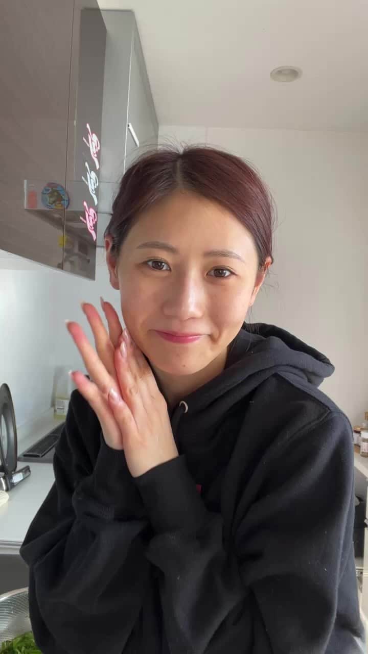 西野未姫のインスタグラム：「朝からベラベラおしゃべり料理😋💓 無限ピーマン作りました🫑」