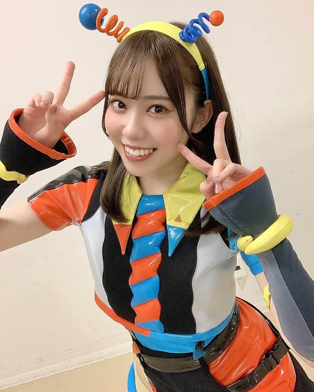 のインスタグラム：「♪  『#FNS歌謡祭 』 ありがとうございました！！🙌🏻✨  もう、、、！！ はちゃめちゃに楽しかったです！！🥰 みなさんはどうでしたか？！💪 この季節だからこその 「ビタミンSUMMER！」最高でした🤤  澁谷かのん 役 伊達さゆり🎧  😘😘  #FNSでLiella! #lovelive #Liella!」
