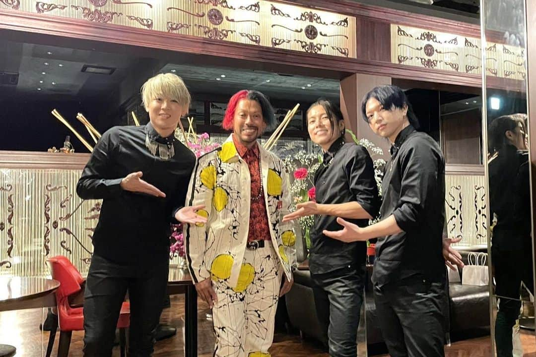 KENSHIN -XTRAP-さんのインスタグラム写真 - (KENSHIN -XTRAP-Instagram)「Meet Up X SPECIAL NIGHT お越し頂いた皆様ありがとうございました！ ゲストは華道家の矢田青幸さん @seikoh.artist  本当に素晴らしいパフォーマンスでした💐✨  そして人生初の生花に挑戦させていただき、 手が震えましたがとても良い経験になりました！  今回もたくさんの方に来て頂けて嬉しく思います😊 今後とも応援宜しくお願い致します！」12月15日 1時13分 - kenshin_xtrap