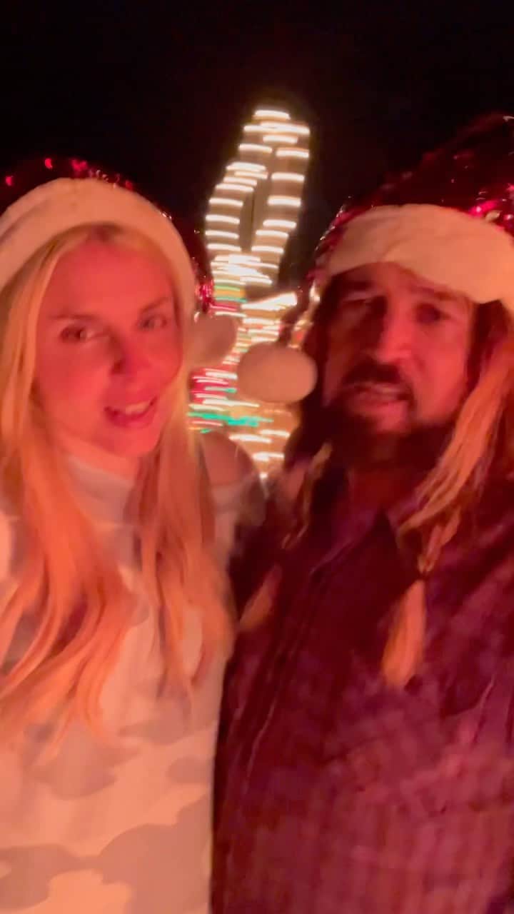 ビリー・レイ・サイラスのインスタグラム：「Bushels of Fun 💝」