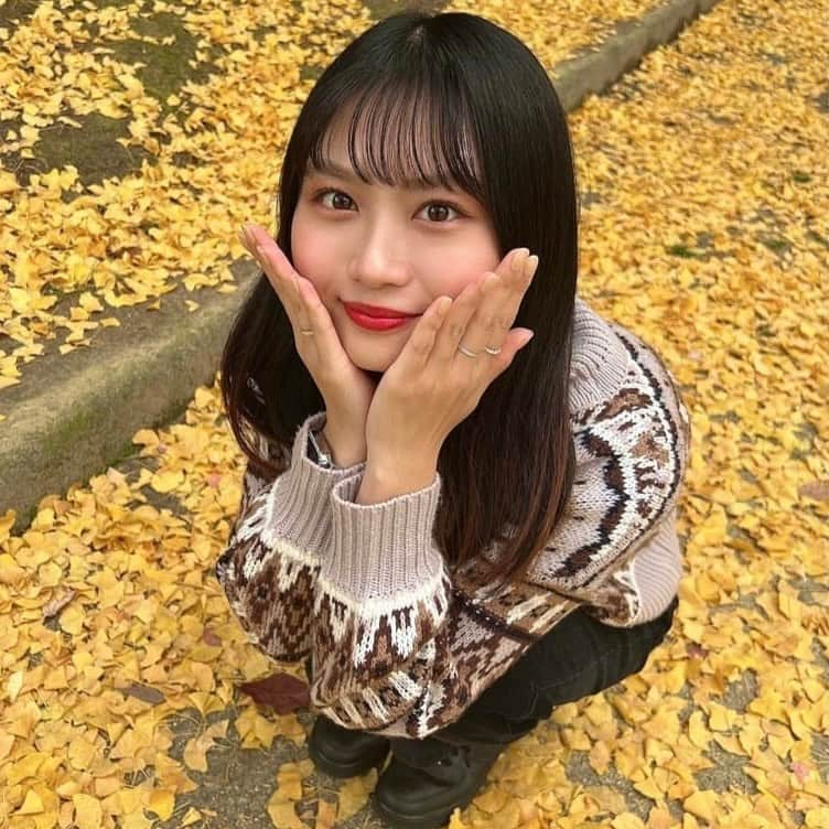 美女美容事情さんのインスタグラム写真 - (美女美容事情Instagram)「《イチョウと美女💛🧡🍂》 *⁠ 今回ご紹介させて頂きますのは!!👀❤︎⁠⠀ 柴田杏樹さん< @s.anju >の素敵なお写真📸⁠⠀⁠⠀⁠⠀⁠ *⁠⠀⁠⠀⁠⠀⁠⠀ イチョウと写る可愛すぎる美女💕🥰 紅葉は枯れ落ちても綺麗ですよね🍂🌟 *⠀⁠⠀⁠⠀⁠⠀⁠⠀ 柴田杏樹さん< @s.anju > ⁠⠀⁠⠀⁠⠀⁠⠀ 素敵な投稿ありがとうございました🎗📸✨ *⠀⁠⠀⁠⠀⁠⠀⁠⠀ 柴田杏樹さんのアカウントには他にも素晴らしい投稿が沢山ありますので是非覗いてみてくださいね💁‍♀️💙⁠⠀⁠⠀⁠⠀⁠⠀ *⠀⁠⠀⁠⠀⁠⠀⁠⠀ △▼△▼△▼△▼△▼△▼△▼△▼△▼ ⁠⠀⁠⠀⁠⠀ ❤🧡💛「美女美容事情」💚💙💜⠀⠀⠀⠀⠀⠀⠀⠀⠀⠀⠀⠀⠀⠀⁠⠀⁠⠀⁠⠀⁠⠀⁠⠀ 👇掲載ご希望の方は👇⠀⠀⠀⠀⠀⠀⠀⠀⠀⠀⠀⠀⠀⠀⠀⁠⠀⁠⠀⁠⠀⁠⠀⁠⠀ @b_b_j.jタグ付けと🖤 #ビジョビ ⁠⠀ 🖤タグ付けお願いします✨⠀⠀⠀⠀⠀⠀⠀⠀⠀⠀⠀⠀⠀⠀⠀⁠⠀⁠⠀⁠⠀⁠⠀⁠⠀ △▼△▼△▼△▼△▼△▼△▼△▼△▼ ⁠⠀ #lovblovb #hotping #hotpingコスメ  #千種公園 #愛知紅葉 #紅葉 #イチョウ」12月14日 16時59分 - b_b_j.j