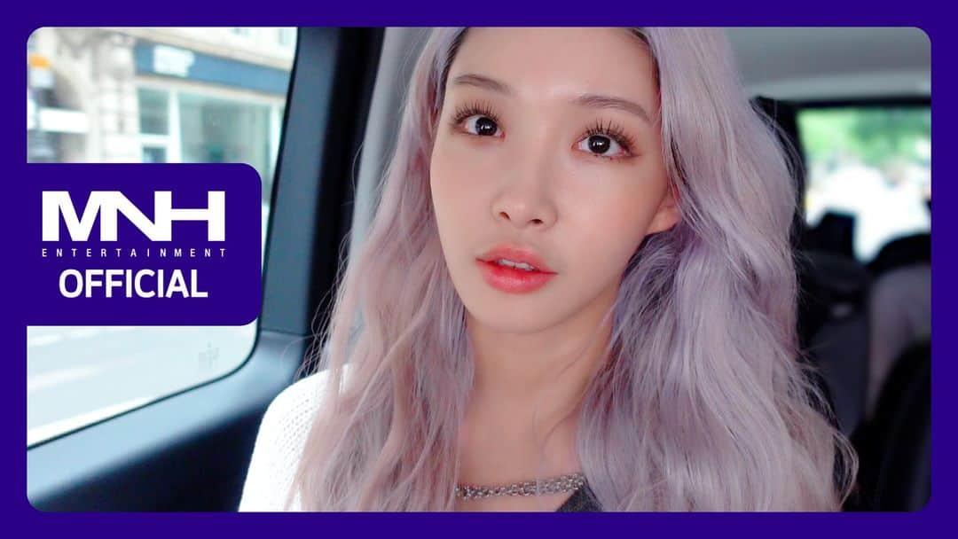 チョンハのインスタグラム：「[📹] CHUNG HA in LondonㅣVLOG  ▶️ https://youtu.be/sQjN_NpzDkc  #청하 #CHUNGHA」