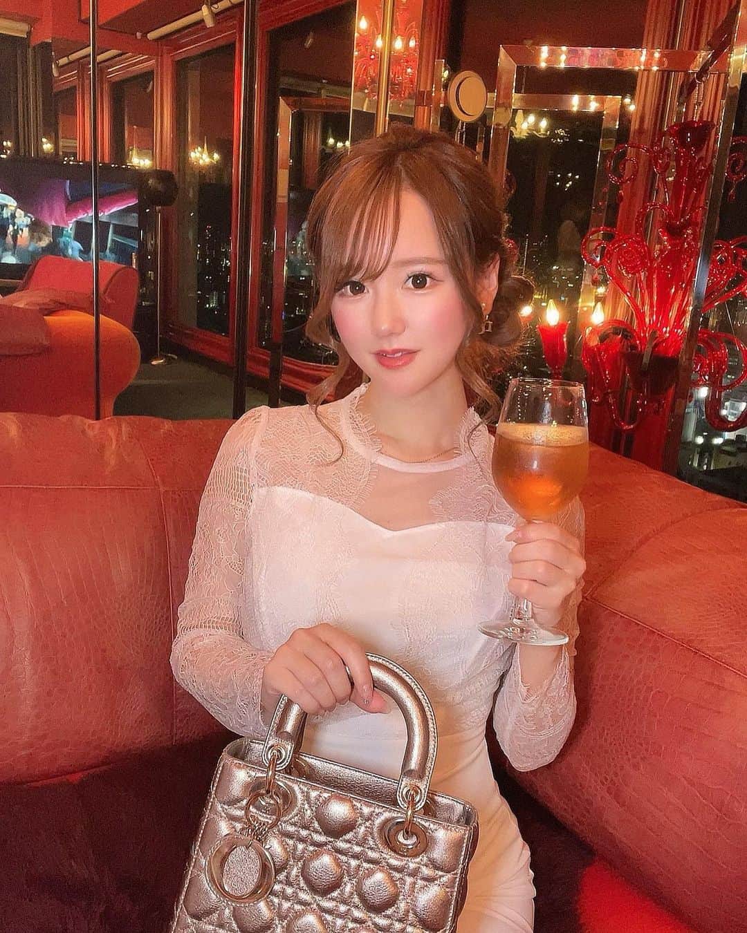 のインスタグラム：「⁡ .  インフルエンサーや美女の みなさんにお声かけさせてもらって 女子会企画させていただきました🤍 眼福とはこのことですな😮‍💨💓  またみんなとの写真も貼ります🥰  ⁡ #本日のコーデ#outfit #ポートレート#撮影 #撮影モデル#関西被写体#インフルエンサー #ビジネス#事業#女性企業#美容 #ビジョビ#ビジョスタ#女性経営者」
