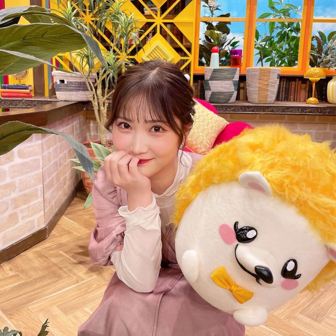 のインスタグラム：「. 最近自分の中で ピアスブームが再燃しています🤍  イヤカフもかわいいけど マスクにはピアスが便利だなあと😚  よるのブランチ 今夜はINIが登場です✨ よるブラメンバーとの勝負 波乱の展開に🙊  そして明日のプチブランチは かわいいあの方が登場です🫶  ぜひご覧ください⭐︎  . . . .」
