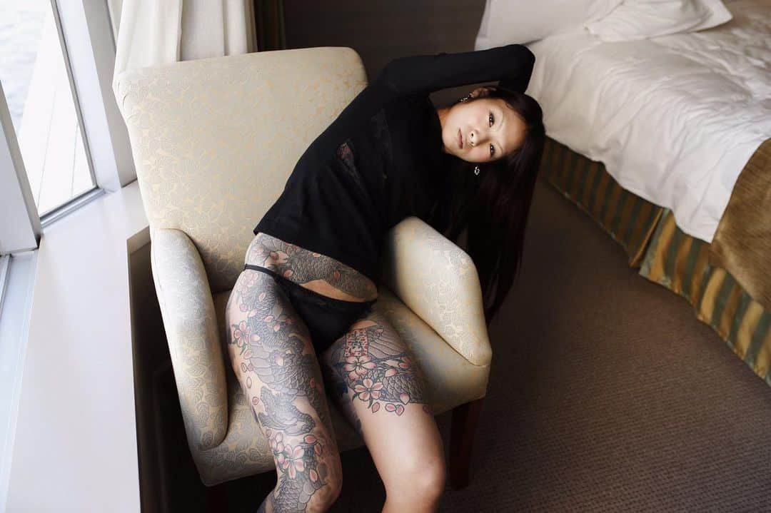 松田ゆう姫のインスタグラム：「Tattoo  Photographer @isaoamano.lab   シナモンライスが美味しい   #東京  #撮影  #撮影依頼受付中  #タトゥー  #被写体  #モデル  #ポートレート  #ファインダー越しの私の世界  #游姫  #tokyo #tattoo #portrait #photography #shoot #shooting #japanesegirl #japanesetattoo #tattoomodel #tattoogirl #niceshot #tattooart #artphotography」