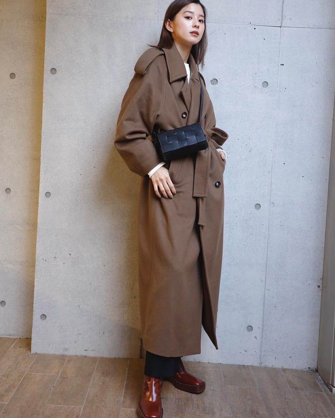 のインスタグラム：「. . プロテインを購入してくださった方と zoomでお話してました！☻  色んなお話ができて楽しかったです🫶 ありがとうございました💓 . . 私服♥️ 最近は小さいbagばかり 持ち歩いてる🫶 . . #ボッテガヴェネタ @newbottega」