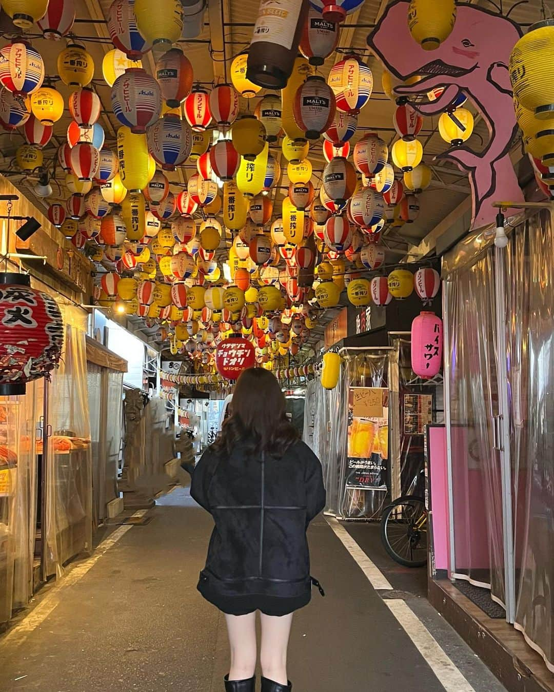 永瀬かこのインスタグラム：「お祭りみたいで可愛かった❕  #天満  #提灯通り  #大阪」