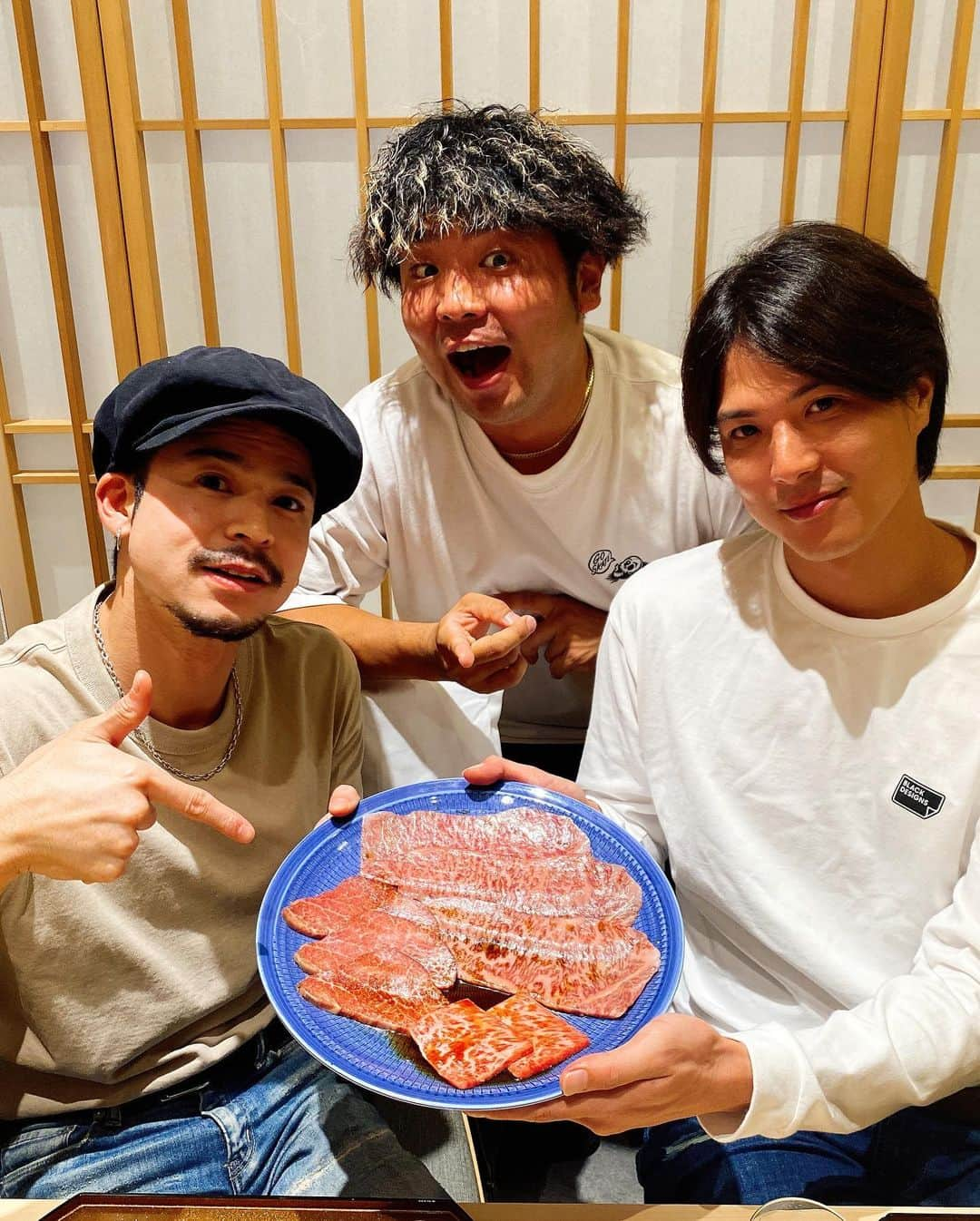 保田賢也さんのインスタグラム写真 - (保田賢也Instagram)「. 三人で集まるのは何年振りかな？ 沢山話した！！ 何でも気兼ねなく話せる人達って大切ですね！  改めて誕生日おめでとう🎂 @mippei_  @tetsuyasugaya   お店の雰囲気も店員さんも素晴らしくて終始楽しかったー✨ もちろんお肉も！！ カツサンドは毎日食べたいな🤤 Thanks🔥 @ginza_chikamitsu_nd 🥩」12月14日 21時14分 - kenya_yasuda_