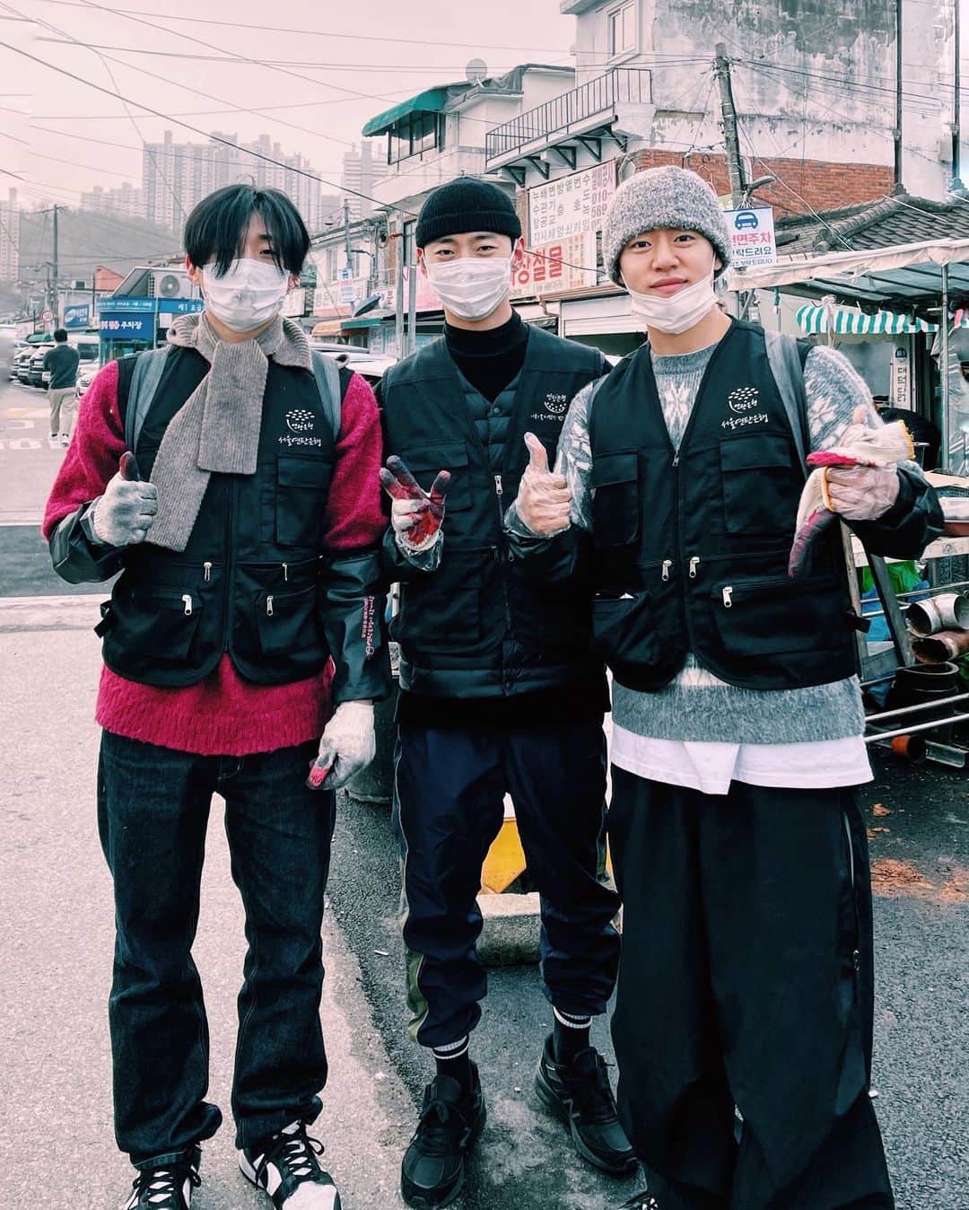 デヒョン のインスタグラム：「용국이형덕분에 좋은일도하고 마음이 따뜻해지고 정화된기분, 힘든일은 그만생기고 좋은일만 가득생겼으면 좋겠다,, 모두가」