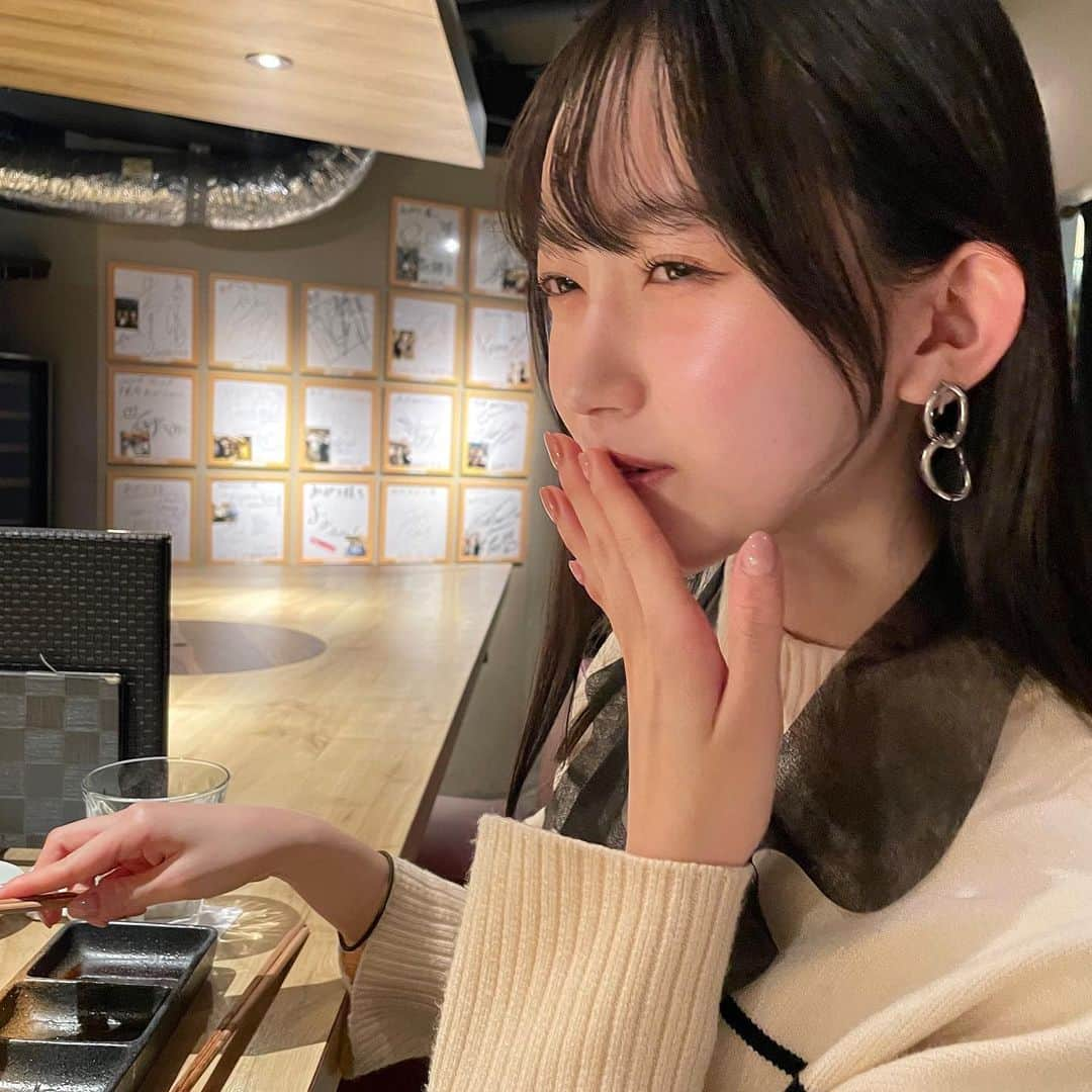 齋れいなさんのインスタグラム写真 - (齋れいなInstagram)「✔︎焼肉あがり松戸本店  食べログ2022百名店3.58🌟  美味しいが止まらない私とここぞとばかりにメニュー選びが止まらない妹でした🥹  お気に入りはシロセンマイ  何年ぶりかの姉妹焼肉は気楽で良いなと。 今年はしんどいこともあったけど、お互い強く生きてこうやっていう忘年会でした😌💭  次はカニが良いらしいのでお姉ちゃん頑張ります  それでは良いクリスマスを〜🎄  #焼肉あがり#松戸グルメ#千葉グルメ#焼肉#食べログ#食べログ百名店#カルビ#センマイ#ユッケ#千葉グルメ#食べログ高評価」12月14日 22時42分 - itsuki_reina