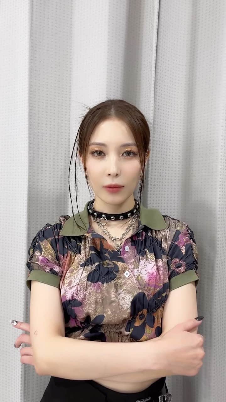 BoAのインスタグラム：「녹음할때부터 널 찾았어..🫰」