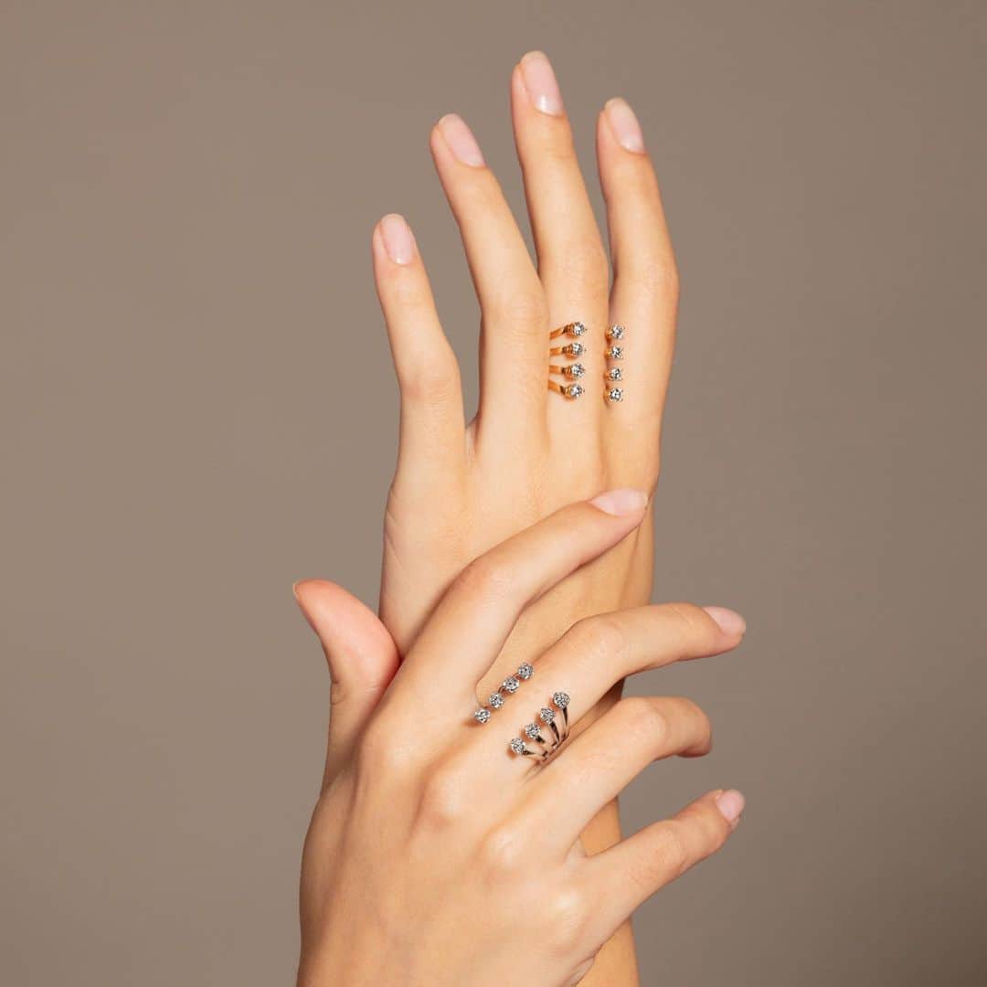 デルフィナデレトレズさんのインスタグラム写真 - (デルフィナデレトレズInstagram)「Dots Dots & more Dots !  Go online and discover the full ‘Dots’ family   delfinadelettrez.com   #delfinadelettrez」12月14日 23時40分 - delfinadelettrez