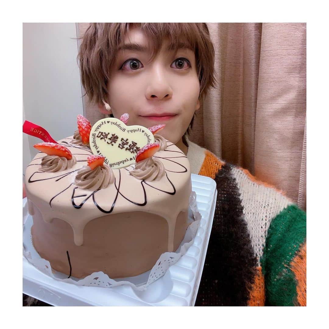 中尾拳也のインスタグラム：「Happy Birthday 堀宮英知くん 今年も祝えて嬉しいです。  #堀宮英知 #スケステ」