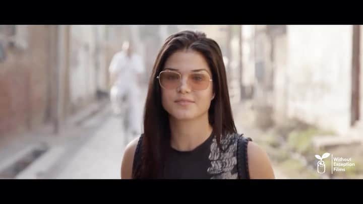 マリー・アヴゲロプロスのインスタグラム：「On the third day of Christmas, I was joined by Marie @marieavgeropoulos, who hitched a plane ride to India to change girls’ history.  Marie has been a staunch supporter ever since of @FFLVIndia and @withoutxfilms. Marie witnessed the difficulties girls face in India when they come from poor families and have to forfeit their education to become child brides because laws cannot be enforced in rural areas. Marie also got to see what girls can face in the US, where 41 states allow marriages to under 18-year-olds.   Join us (link to We Did It campaign in bio) Please like, donate, and share at (Link to We Did It)  Ask any questions too. Join me (Unmuted: Donate campaign in bio)  Please like, donate, and share! 🎥 .⁣ .⁣ .⁣ .⁣ .⁣ #womeninfilm #femaledirector #femalefilmmakers #womeninfilmaking #womeninmedia #filmmakers #womenpower #womenownedbusiness #femalefounder #endviolenceagainstwomen #womensrights #marieavgeropoulos #shemustcount #fflv #marieavgeropoulosedit #genderbasedviolence #endgbv #violenceagainstwomen #humanrights #consentmatters #sextraffickingawareness #womenforwomen #domesticviolenceawareness #womensupportingwomen #mmiw」