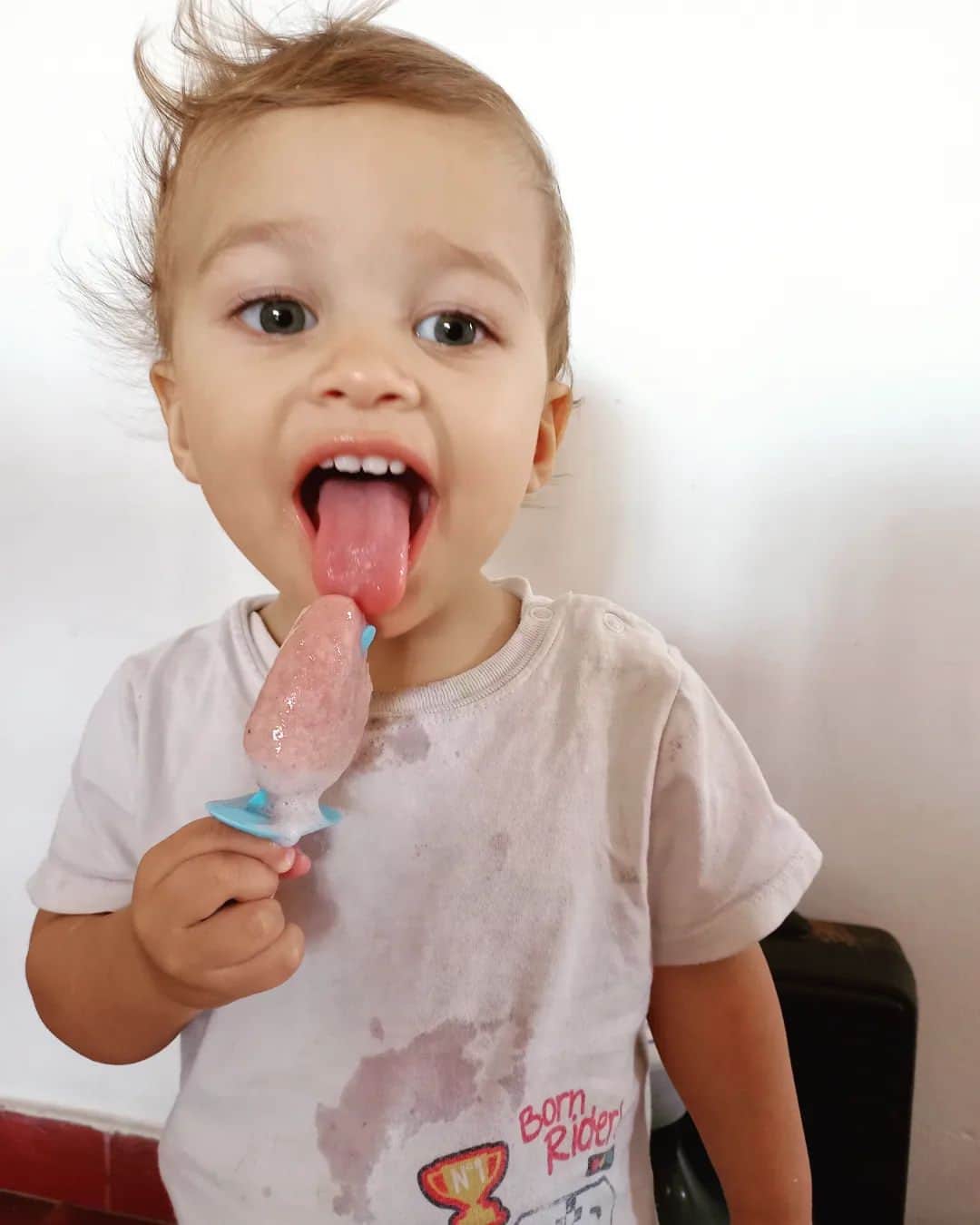 アメリー・ラコステのインスタグラム：「Más cara de atorrante no venia  🥰😍❤ Obvio, me tenes enamorada!  Te Amo! Mi Valentino ❤」
