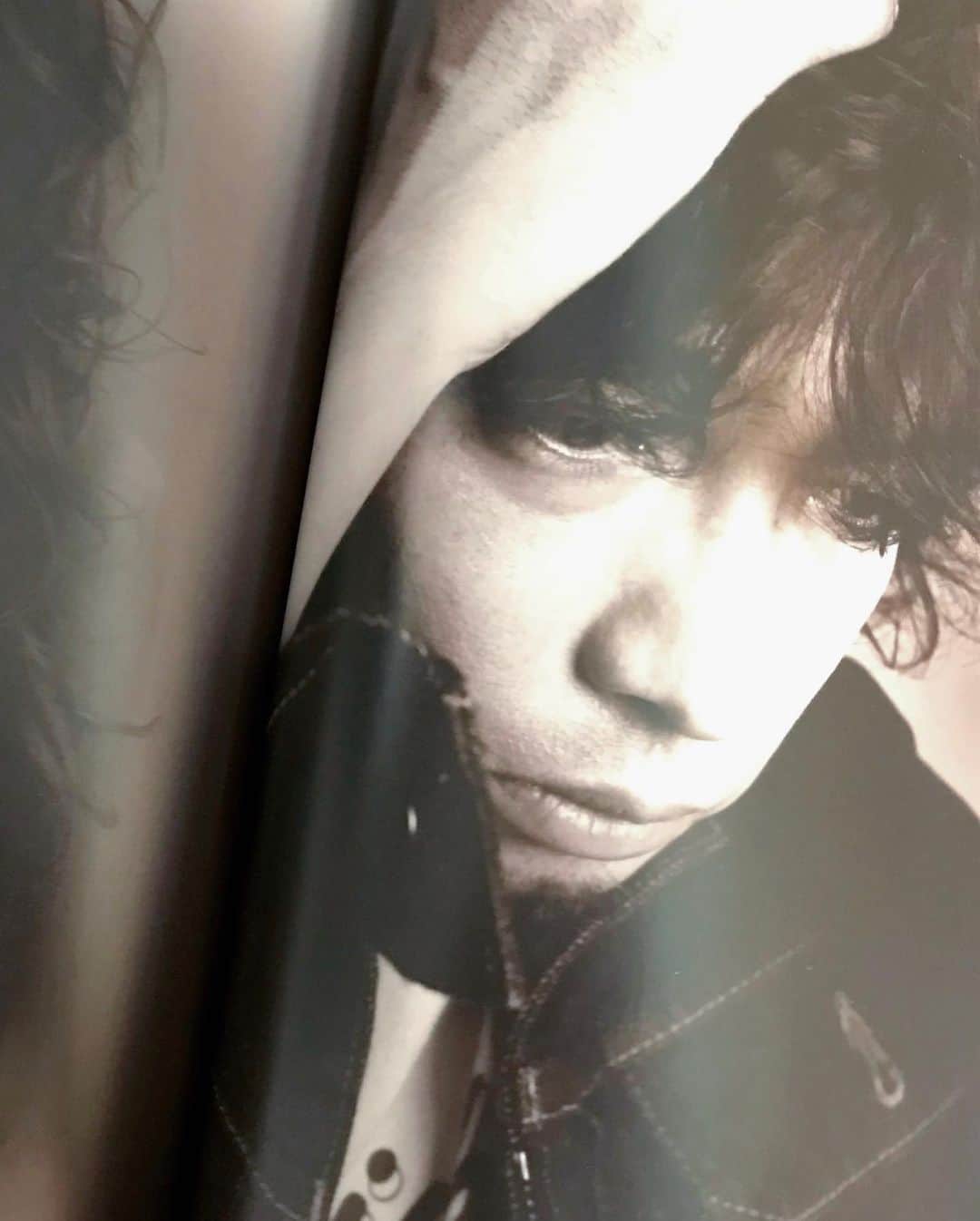 小松舞さんのインスタグラム写真 - (小松舞Instagram)「#IZANAGI #magazine  写真家で俳優の永瀬正敏さんに撮っていただいた作品」12月15日 20時34分 - mai_____k_