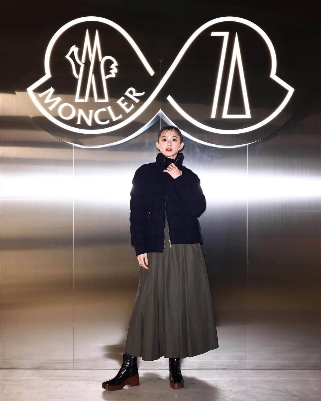 のインスタグラム：「. MONCLER 70TH ANNIVERSARY EVENTへ 参加しました💓 . モンクレールは今年ブランド創業70周年を迎えられ 渋谷のポップアップストアでは、 とても歴史を感じられました♥️ . 外装もプニプニした素材になっており、 モンクレールを素晴らしさを体感しました🥰 . @moncler  #moncler #moncler70」