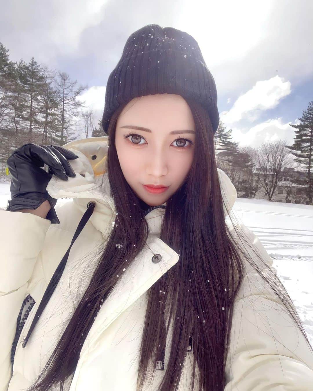 橘鏡花のインスタグラム：「☃️  #草津温泉 #草津観光 #雪景色#雪女 #雪あそび」
