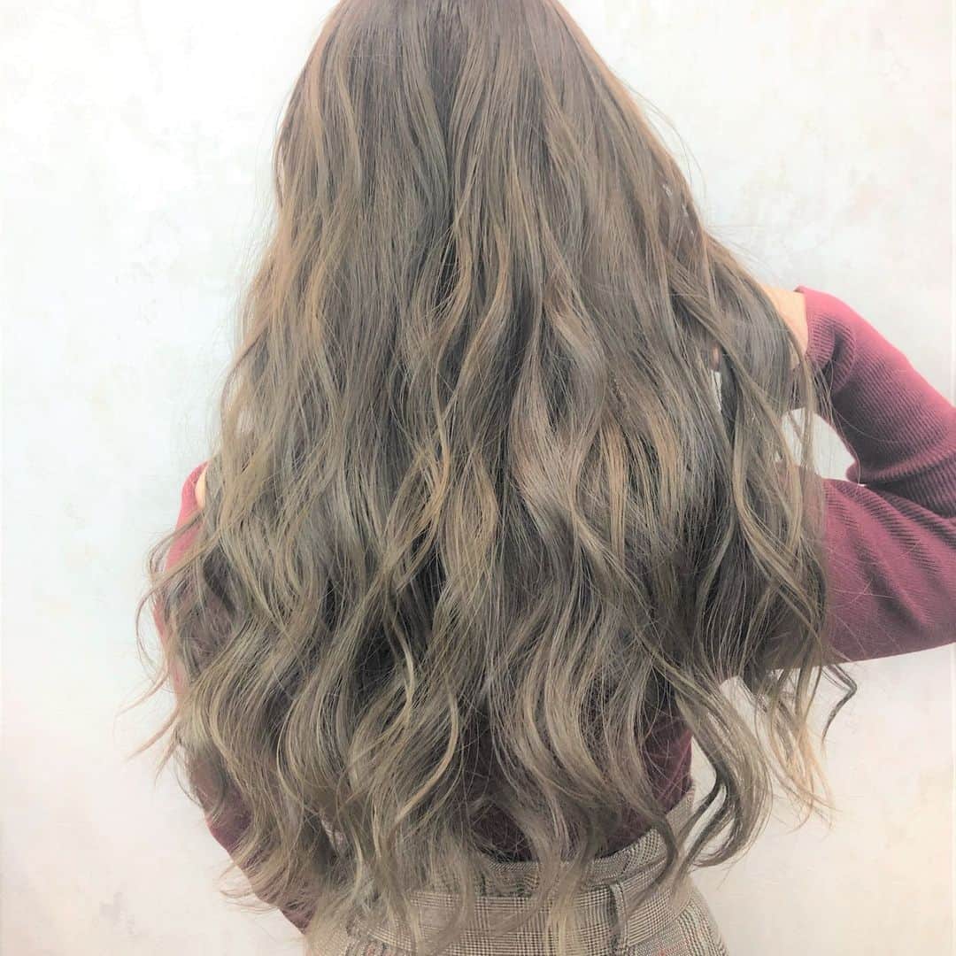 salon PRATiNO(サロンプラチノ)のインスタグラム：「今月は30日までの営業となります。 皆様のご来店心よりお待ちしております。  ＃名古屋＃美容室＃メンズカット＃白髪＃オーガニック＃ヘアメ＃ヘアセット専門店 ＃クラビス＃スタイリスト募集」