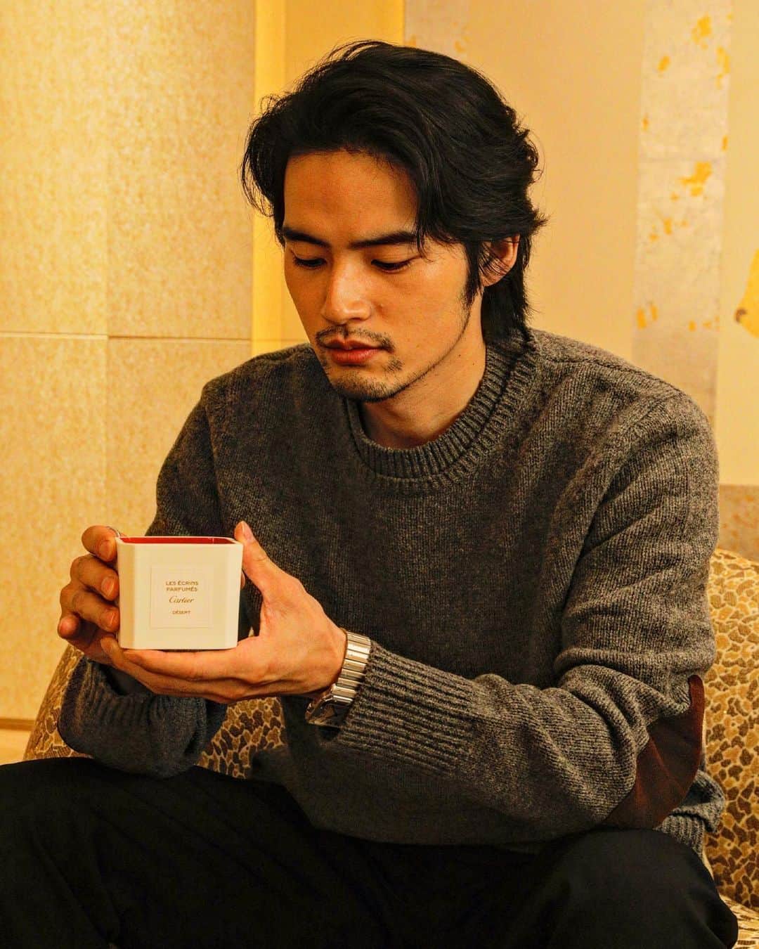 水上恒司のインスタグラム：「@cartier   Cartierがメゾン初となるフレグランスキャンドル『LES ÉCRINS PARFUMÉS CARTIER DÉSERT』を発売いたします！  #cartier  #cartierfragrances」
