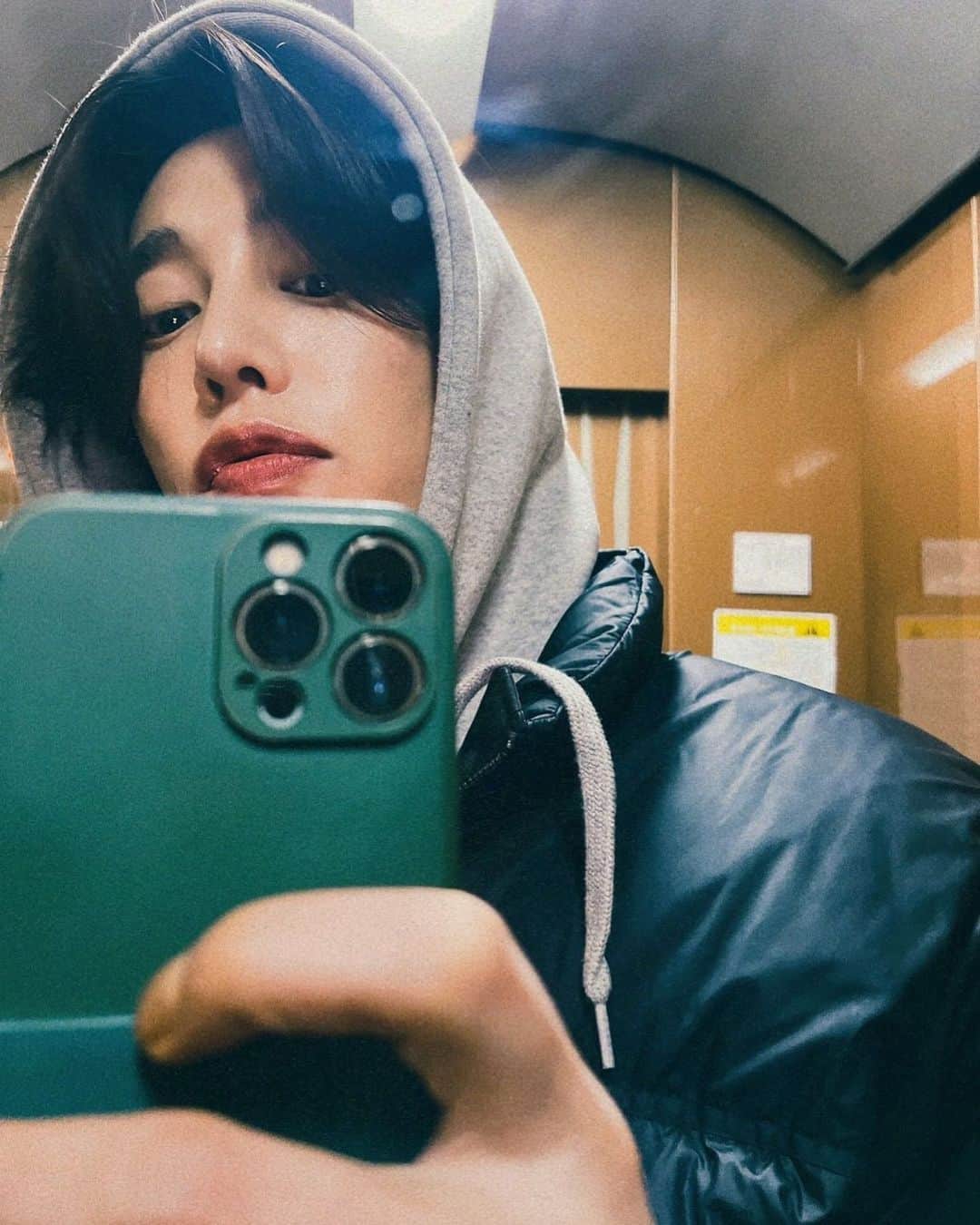 ソン・ウォンソクのインスタグラム：「운동가자아~~🏋️」