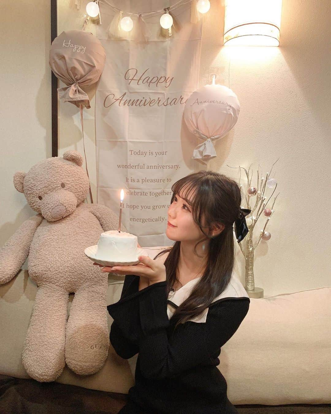 小熊倫実さんのインスタグラム写真 - (小熊倫実Instagram)「🎂🎂🎂 ⁡ 1 2 / 1 5 今日で2 0歳になりました🧸💐！ ⁡ ずっと夢にみていた2 0歳を だいすきなみんなに見届けてもらえて たくさんのあったかい言葉に 胸がいっぱいです😭💌 ⁡ これから先もずっと忘れられない 幸せな十代を本当に本当にありがとう☺️  素敵な大人になれますように､､👵🏻🥂🤍！ ⁡ #20th」12月15日 22時20分 - tsugumi_oguma2929