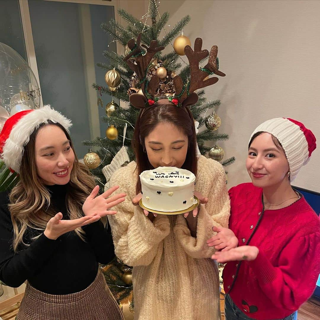 脇春さんのインスタグラム写真 - (脇春Instagram)「毎年恒例のChristmas party🎄 みんなと会うといつも幸せで癒されて明日から頑張ろうって思えるかけがえの無い存在だよ…🥺 これからは東京と大阪で少し離れるけど、お爺さんお婆さんになってもみんなと一緒に過ごしたいなぁ☺️ いつもいつも本当にありがとう大好きや~. これからも宜しくお願いしますね🫰」12月15日 23時37分 - wackyyyy