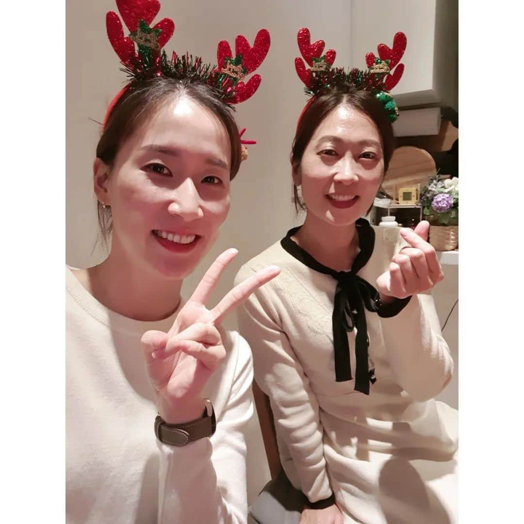 張藝娜さんのインスタグラム写真 - (張藝娜Instagram)「#미리크리스마스#Christmas#성탄절#파티 영양사님 음식 솜씨는 역시 최고😍👍」12月16日 3時05分 - yena1213