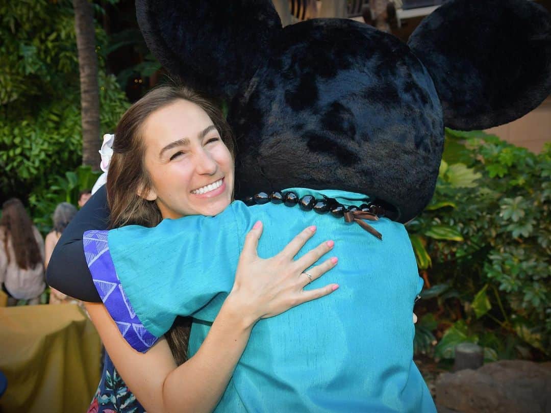 ブレンダン・ロビンソンさんのインスタグラム写真 - (ブレンダン・ロビンソンInstagram)「We ran into the big guy at @disneyaulani!   #disney #aulani #hawaii #mickeymouse #vacation #family」12月16日 3時15分 - brendanrobinson