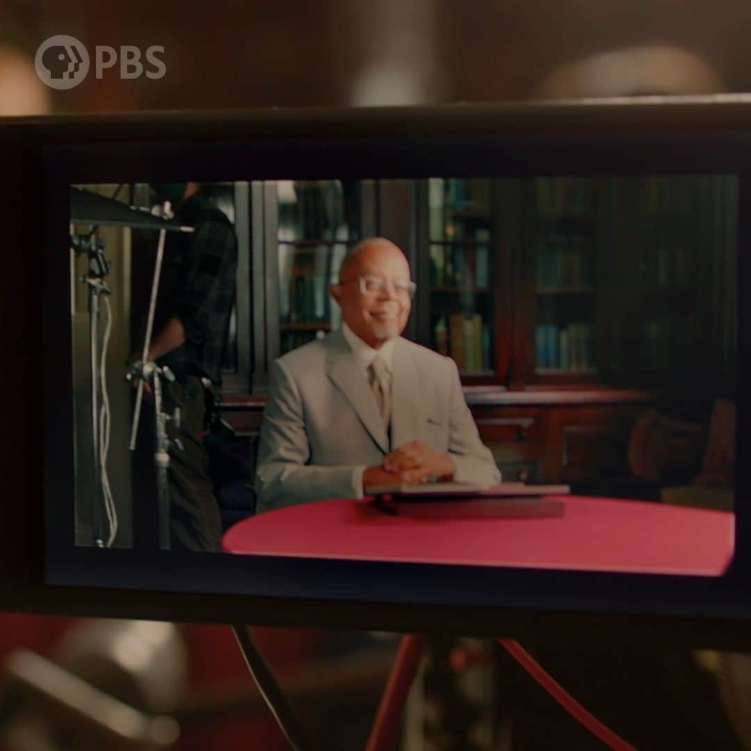 デイヴィッド・ドゥカヴニーのインスタグラム：「Thank you #FindingYourRoots @henrylouisgates @pbs」