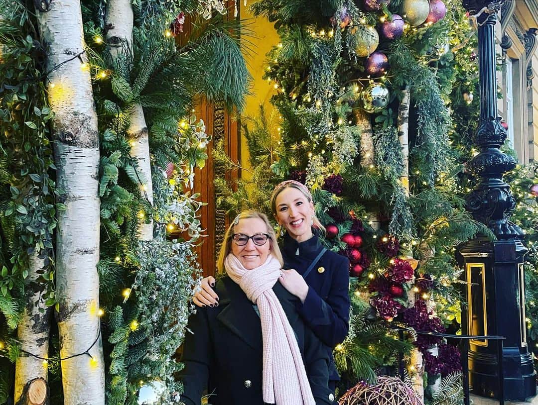 シネイド・ケアーさんのインスタグラム写真 - (シネイド・ケアーInstagram)「First day Home for Christmas..☺️🎄🏴󠁧󠁢󠁳󠁣󠁴󠁿❤️🍾🥂⛄️」12月16日 6時31分 - sineadskate